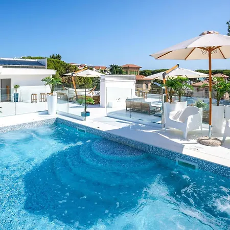 Lovely In With Kitchen Apartment Pineto